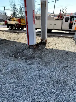 Aggregate preparation around canopy columns and equipment positions.